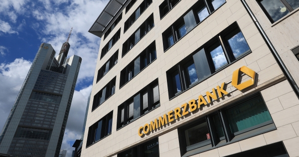 Італійський UniCredit планує стати найбільшим акціонером Commerzbank