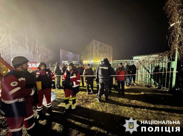 Атака на Київщину. Ворожі безпілотники вбили трьох людей, є руйнування (фото) /Фото 1