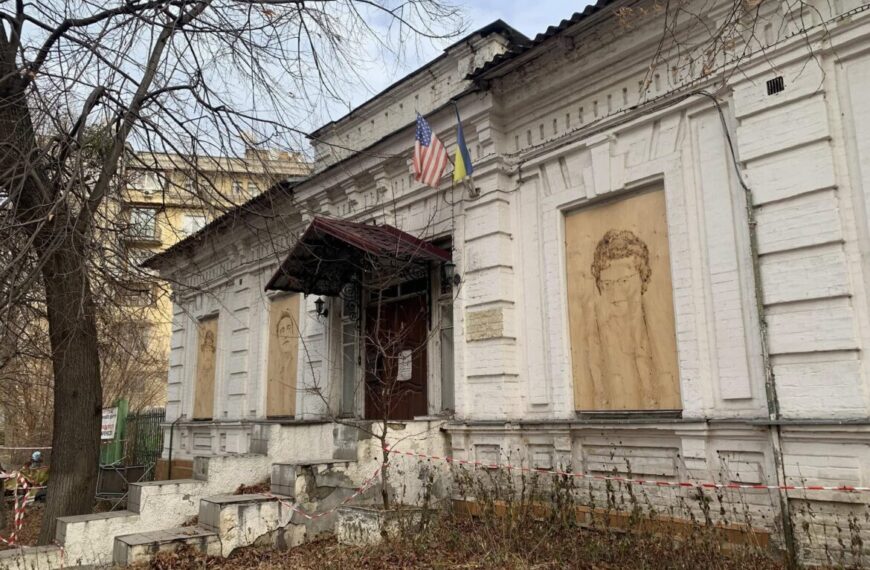 Суд зняв арешт із відомої садиби: активіст пояснив небезпеку