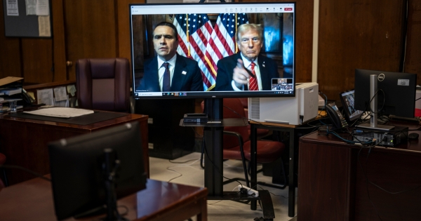 Винний, але не покараний. Суд оголосив вирок Трампу у справі про приховані платежі порноакторці