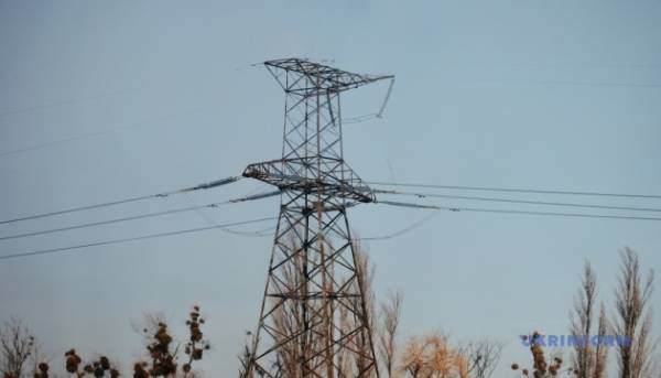 Бюджет, ВВП, допомога: Україна проти ударів