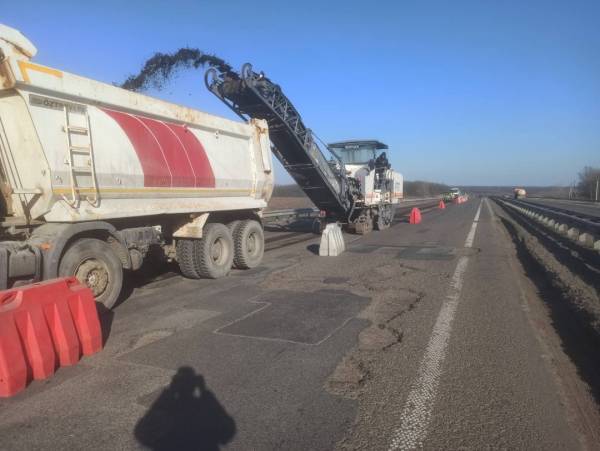 Ремонт доріг: 1,5 млрд грн на прифронтові траси 5 Ремонт доріг: 1,5 млрд грн на прифронтові траси 5