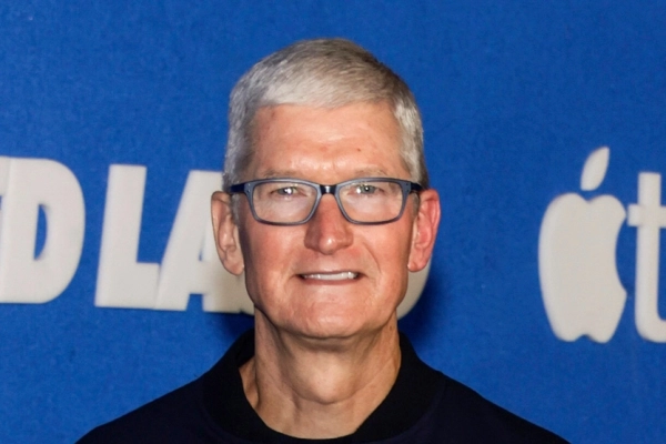 Apple: Тім Кук спростовує чутки про пенсію, але компанія готує наступника