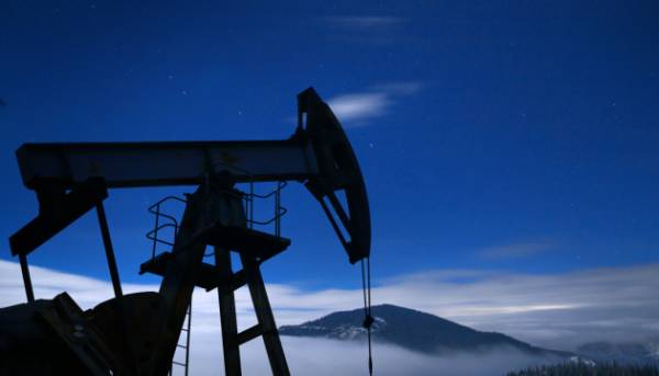 Кувейт зменшує видобуток нафти через напруженість в Ірані