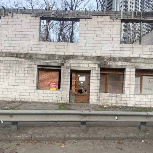 Забудовники: де зноситимуть недобудови?