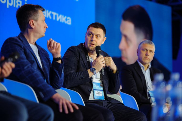 ШІ трансформує бізнес і державу: підсумки Forbes AI Day 7 ШІ трансформує бізнес і державу: підсумки Forbes AI Day 7