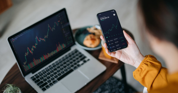 Гривня: прогноз на квітень. Акції-аватари США.