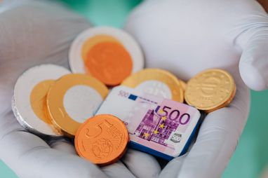 Українці в ЄС: скільки заробляють та як витрачають 5 Українці в ЄС: скільки заробляють та як витрачають 5