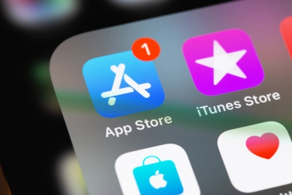 Apple проти ШІ: App Store масово блокує вайб-кодинг додатки