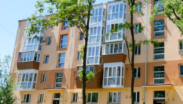 UA Finansy 15 Ремонт многоповерхівки в Запоріжжі: ще одна будівля відновлена