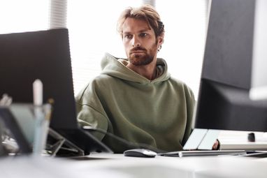 UA Finansy 42 Зарплати зросли на 50%: 3 галузі відчули дефіцит кадрів