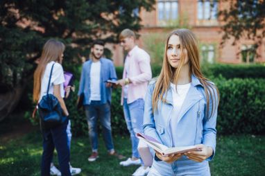 UA Finansy 42 Стипендії для студентів ВПО: 2500 грн на місяць та умови