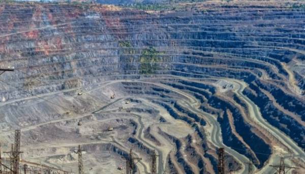 Вплив обстрілів на економіку України: бюджет, ВВП, допомога.