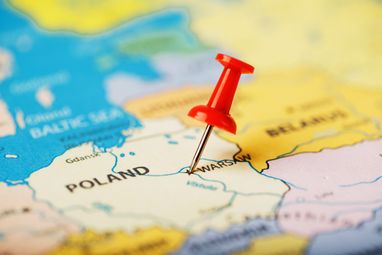 60% українців в Польщі втратять статус UKR: що робити?