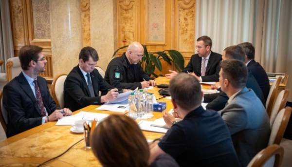 UA Finansy 23 Бюджет, ВВП, допомога: фінанси України та ЄБРР