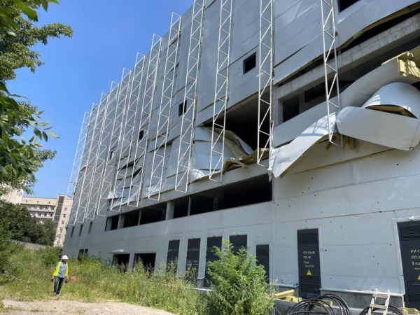 Arricano призупинила будівництво ТРЦ на Лук'янівці 16 Arricano призупинила будівництво ТРЦ на Лук'янівці 16