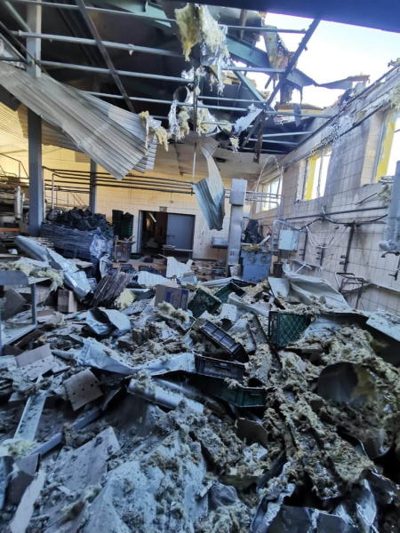 Молокозавод на Харківщині зупинився через удар РФ 4 Молокозавод на Харківщині зупинився через удар РФ 4