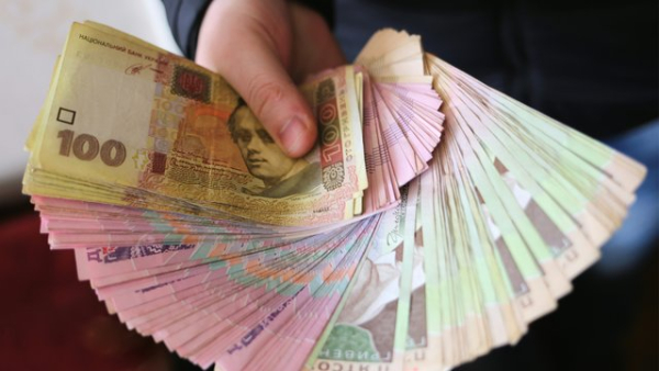 Уряд впровадив модель фінансування послуг підтриманого проживання, яка діє за принципом “кошти слідують за особою”.