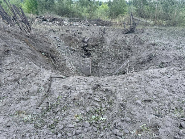 Ізюм: КАБи влучили у вантажне відділення "Нової пошти" 10