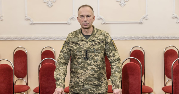 UA Finansy 58 Сирського звільнено з посади Головнокомандувача ЗСУ: подробиці