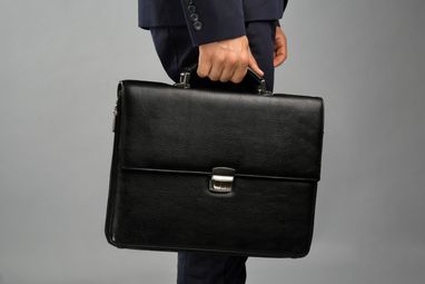 UA Finansy 37 67 тис. грн: середня зарплата у владі зросла на 20%