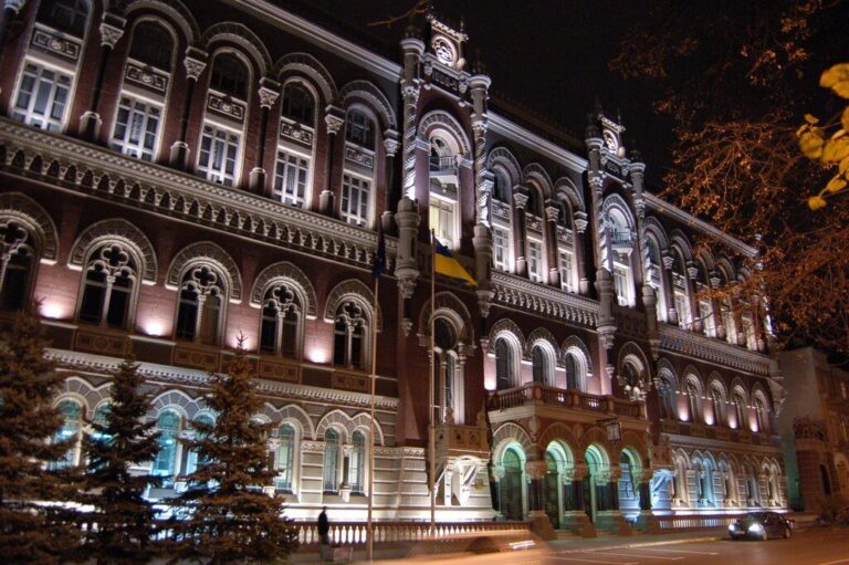 НБУ відкликав ліцензію в ДІУ: 1,5 млрд грн під питанням 5 НБУ відкликав ліцензію в ДІУ: 1,5 млрд грн під питанням 5