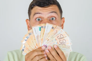 Купівля валюти: ліміти 200 тис. грн – курс під тиском