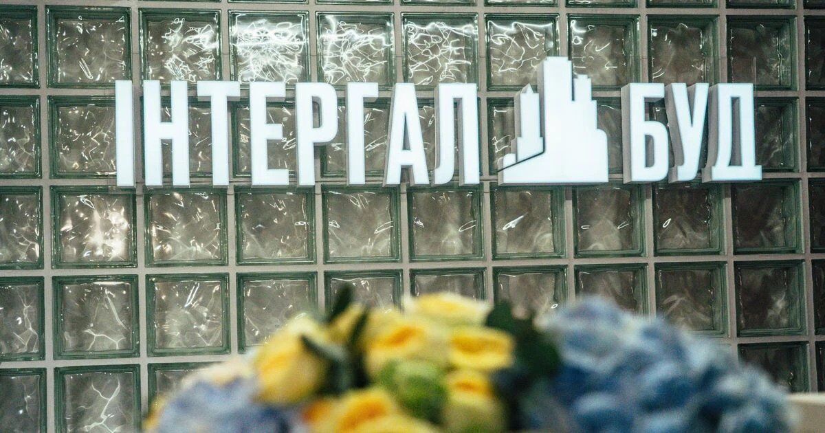 Забудовник: 3 компанії віддали таджикам 4