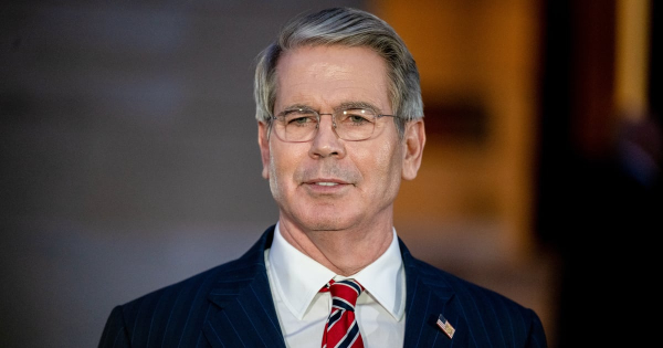 США посилили санкції проти Ірану: нафта, технології, флот