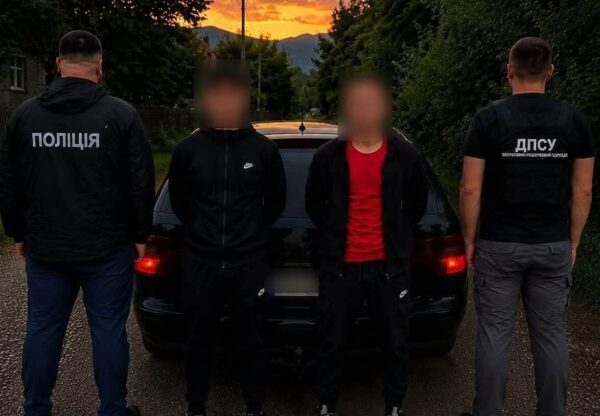 13 чоловіків перевозили до Румунії: суд на Закарпатті