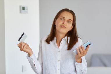 Блокування картки працівника: чи залишиться він без зарплати?