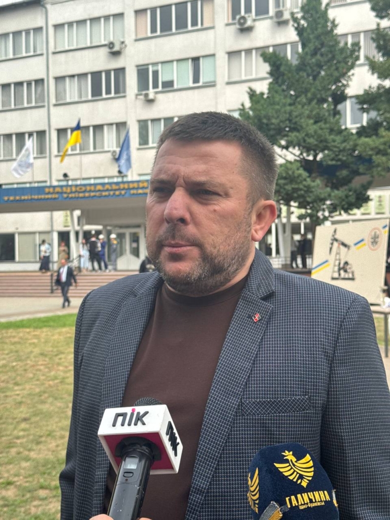 ІФНТУНГ: 100 першокурсників стали нафтовиками 26 ІФНТУНГ: 100 першокурсників стали нафтовиками 26