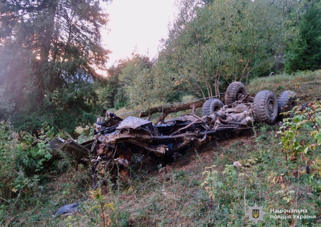 П'яний водій КамАЗу скинув зі схилу 2 дітей на Верховинщині 8 П'яний водій КамАЗу скинув зі схилу 2 дітей на Верховинщині 8
