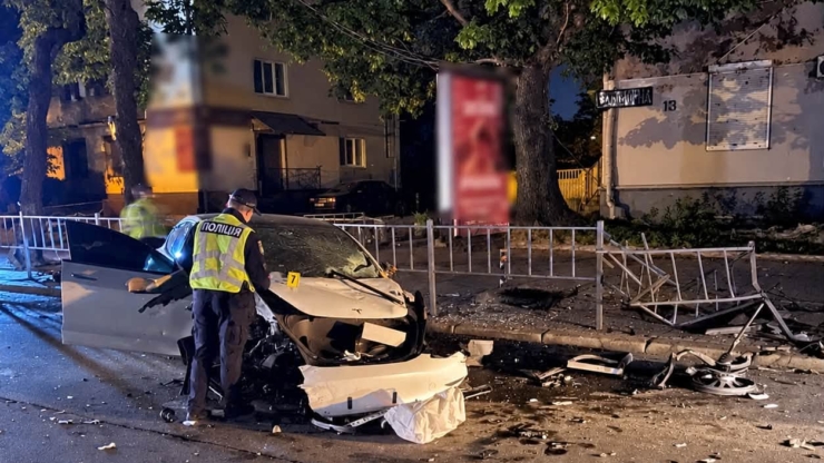 П'яний водій Tesla спричинив ДТП: є постраждала 21 П'яний водій Tesla спричинив ДТП: є постраждала 21