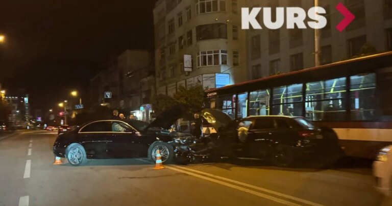 П'яний водій Mercedes на зустрічці: 2 авто, є постраждалі 14 П'яний водій Mercedes на зустрічці: 2 авто, є постраждалі 14