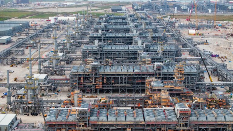 Bechtel: 1 LNG-термінал завершено на $1 млрд 23 Bechtel: 1 LNG-термінал завершено на $1 млрд 23