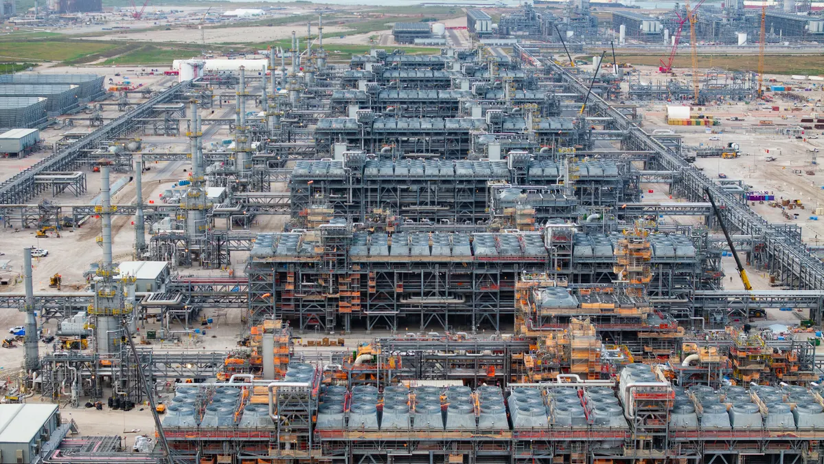 Bechtel: 1 LNG-термінал завершено на $1 млрд 2