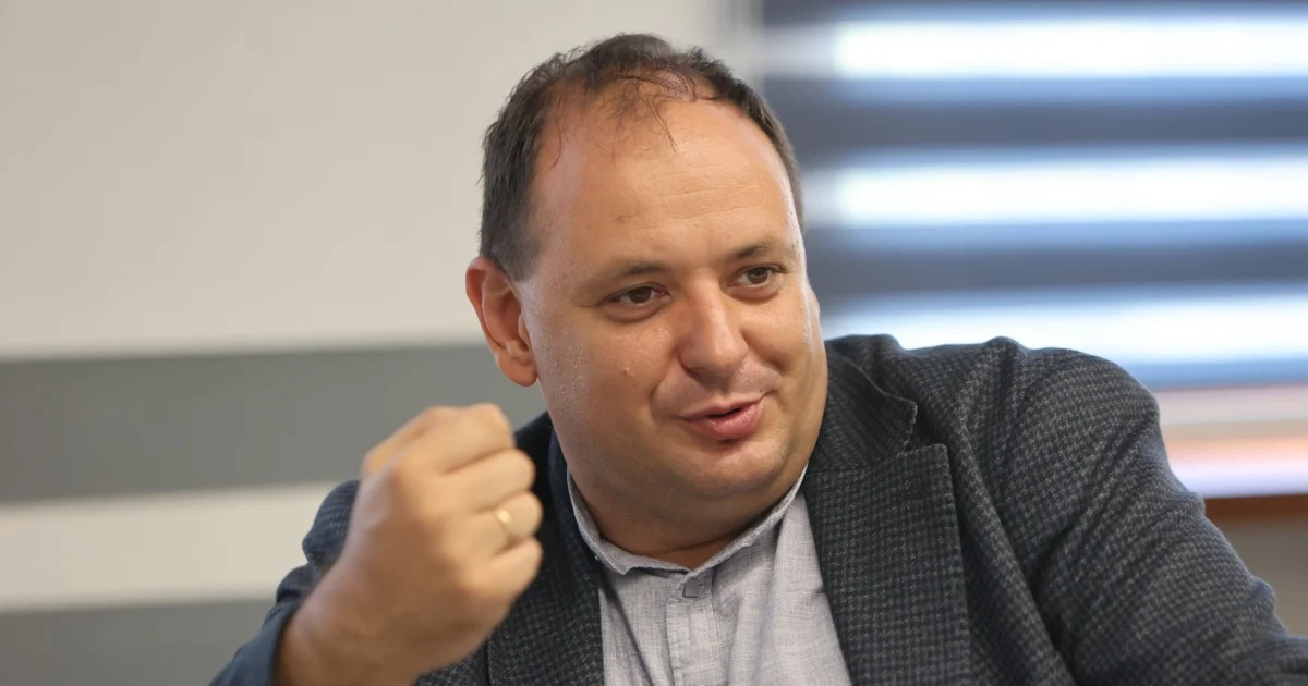 Марцінків: 3 причини, чому трава на Карпатській не скошена 2