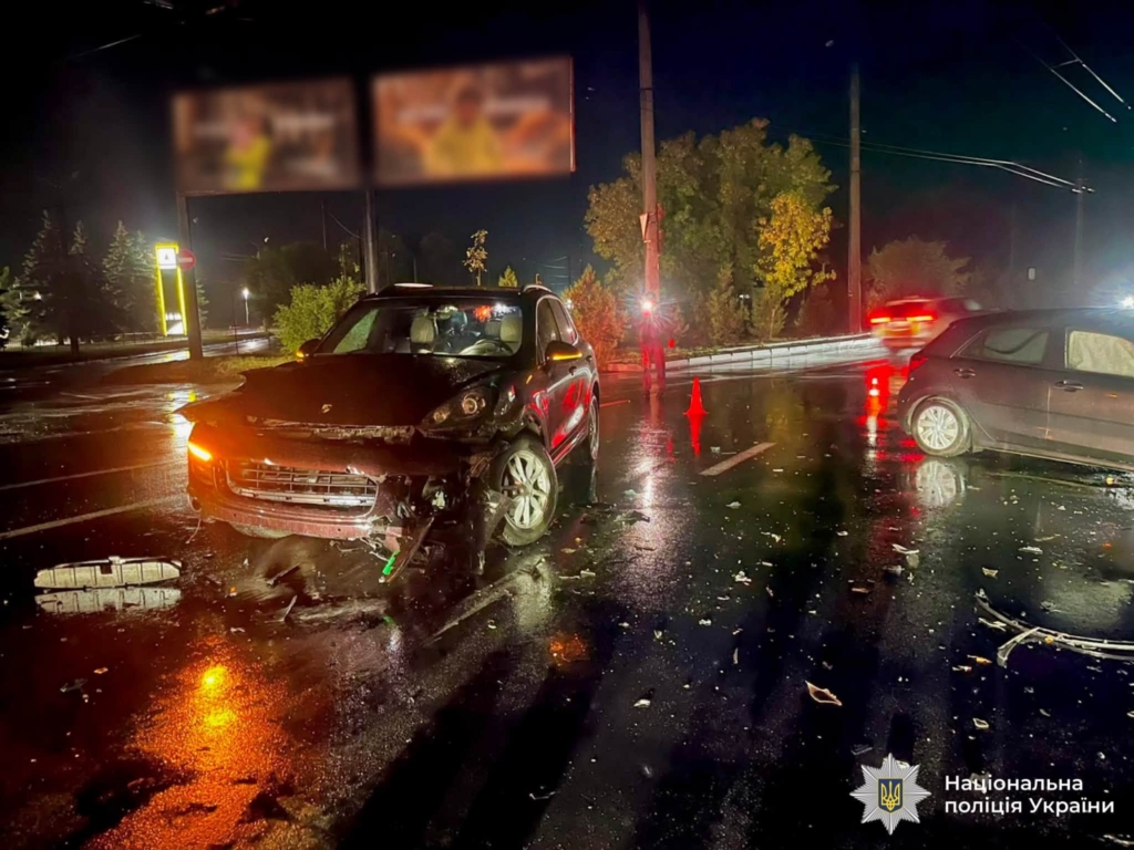 19-річна водійка Porsche влетіла в Kia: 2 пасажирів у лікарні 5