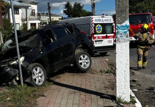 ДТП на Прикарпатті: 2 авто, 1 постраждалий