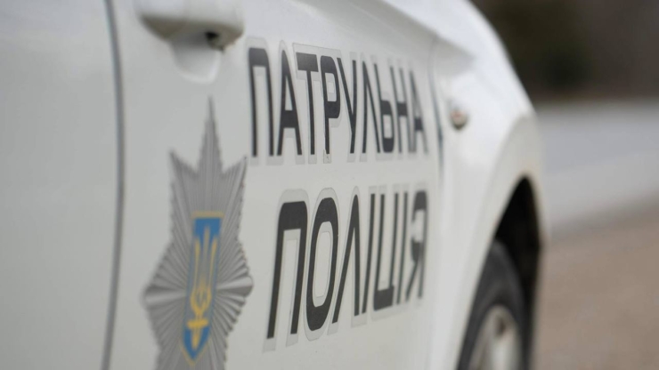 Нетверезий водій намагався сісти за кермо: 0 проміле 4 Нетверезий водій намагався сісти за кермо: 0 проміле 4