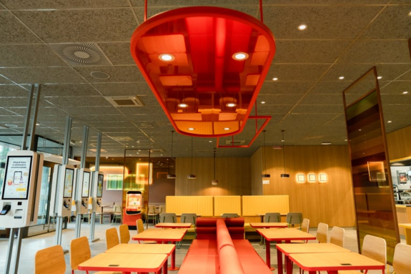 McDonald’s у Буковелі: як працює перший ресторан у Карпатах 7