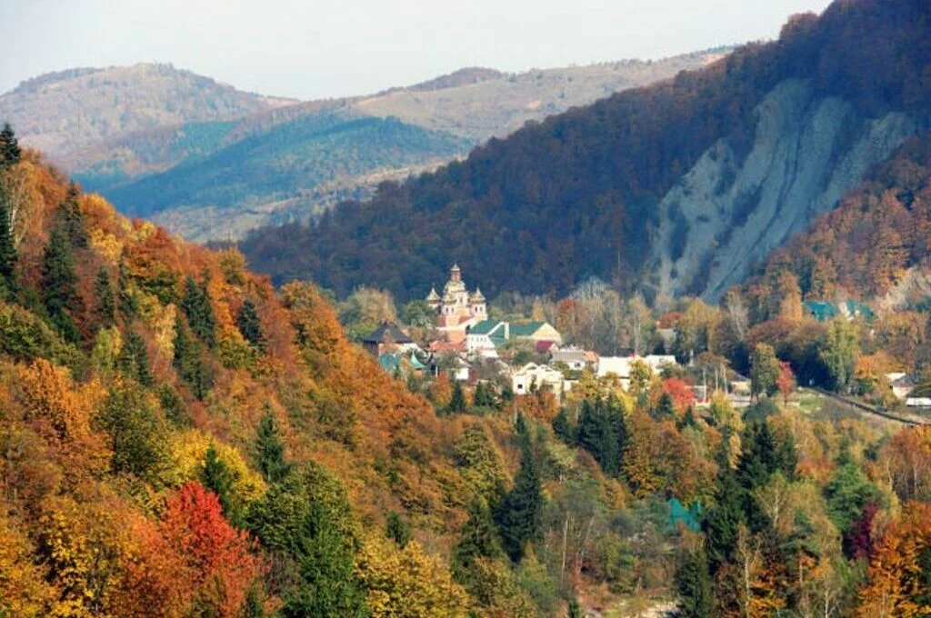 Карпати восени: 5 найкращих місць для незабутнього відпочинку 6