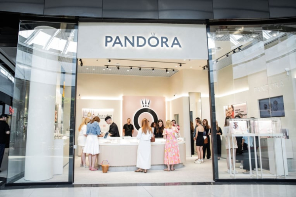 Pandora в Україні: удар по складу, втрачені магазини, тіньовий ринок